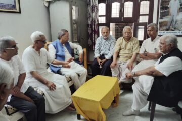 घनश्याम तिवारी का स्वागत, शास्त्री के निवास पर गये