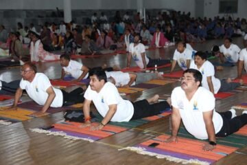  योग केवल आंतरिक पूर्णता ही नहीं अपितु पंच तत्वों के संतुलन की क्रिया भी :  प्रो. सारंगदेवोत