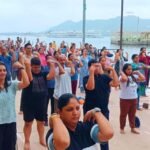 विश्व योग दिवस पर आलोक संस्थान एवं जिला प्रशासन के संयुक्त तत्वावधान में गणगौर घाट पर हुआ भव्य योग आयोजन