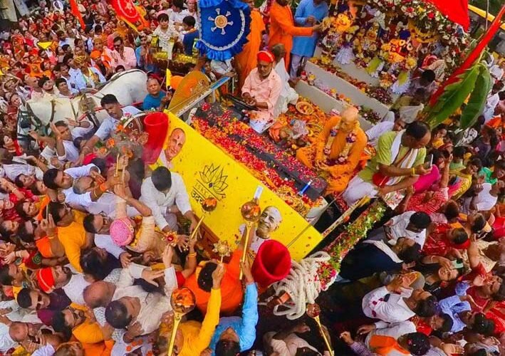 भगवान जगन्नाथ रथयात्रा में उमड़ा श्रद्धा का सैलाब, बोहरा गणेशजी तिराहे पर दिव्य भव्य महाआरती व 5000 पौधों का वितरण