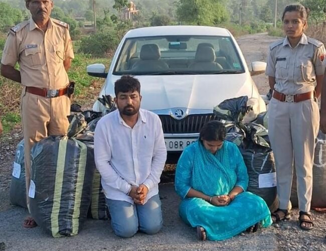 स्कोडा कार से 137 किलो डोडाचूरा जब्त: पर्यटन’ की आड़ में नशीले कारोबार का पर्दाफाश