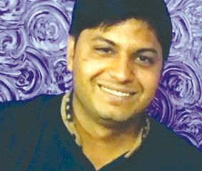 आरएनटी मेडिकल कॉलेज में डॉक्टर रवि शर्मा की मौत पर विवाद गहराया