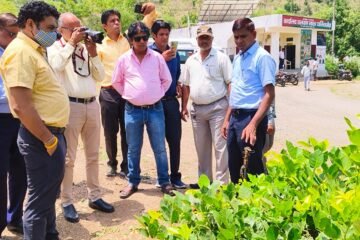 मीडियाकर्मियों ने आदिवासी अंचल झाड़ोल में देखी जल संरक्षण इकाइया
