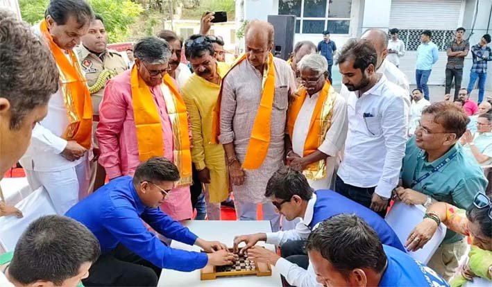 ईश्वर ने सेवा का सेवा का अवसर दिया है तो चुकना नहीं चाहिए – राज्यपाल कटारिया