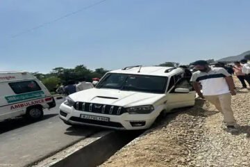 हाइवे पर डंपर ने स्कॉर्पियो को मारी टक्कर, उप सरपंच के पति की मौत, एक घायल; ग्रामीणों का जाम