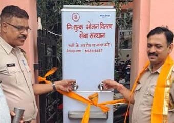 निःशुल्क भोजन सेवा समिति ने धानमण्डी थाने में लगाया वाटरकूलर