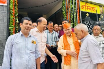 शिक्षक राष्ट्रभक्ति से ओतप्रोत विद्यार्थी तैयार करने के लिए कार्य करें- जुगल किशोर