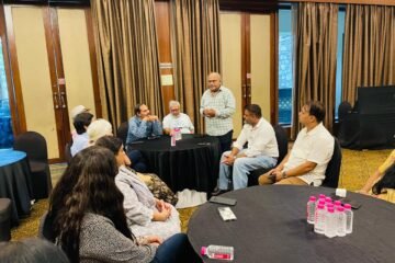 वरिष्ठ कलाकार चित्रकला शिविर चित्रधारा में हो रहा है कलात्मक सृजन, कला प्रेमियों में उत्साह