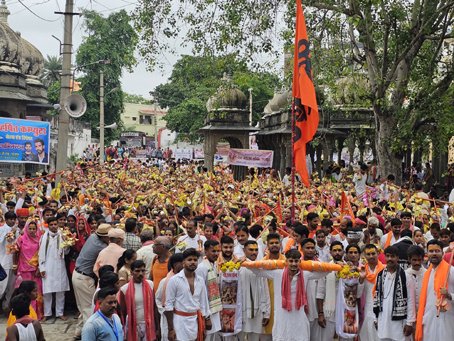 13 हजार से अधिक कावड़ियों ने किया महादेव का अभिषेेक