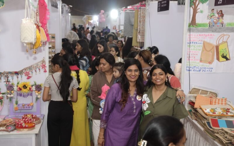 कैट उड़ान एग्जीबिशन : तीसरे दिन भी उमड़े शहरवासी, जमकर की खरीददारी  