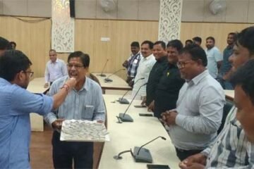 कलक्टर पहुंचे नगर निगम, कार्मिकों का बढ़ाया हौंसला