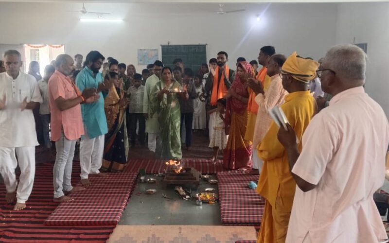 जनजाति छात्रावास में प्रवेशोत्सव कार्यक्रम का आयोजन : धर्मांतरण कराने वालों से सतर्क रहने का आह्वान