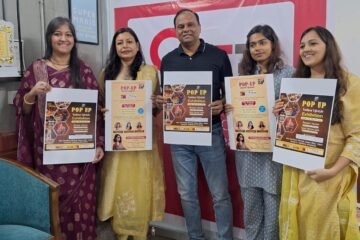 बेस्ट साड़ी क्वीन ऑफ़ उदयपुर का पोस्टर विमोचन