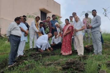  भारत विकास परिषद द्वारा हरी ओम जनजाति छात्रावास में वृक्षारोपण 