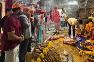 मेवाड् राजमाता साहिबा निरुपमा कुंवर जी सा ने देबारी घाटा वाला माताजी दर्शन