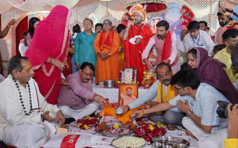 बांसवाड़ा के उत्तम सेवा धाम पर गूंजा ‘जय-जय गुरुदेव’ का जयकारा