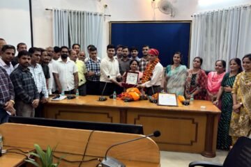 कोषालय.उदयपुर शहर द्वारा कृष्णकान्त व्यास अतिरिक्त कोषाधिकारी के लिए सेवानिवृत्ति कार्यक्रम आयोजित