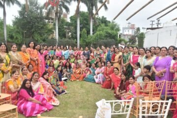 “बेटी ब्याहो-बहू पढ़ाओ” के संकल्प के साथ विप्र फाउंडेशन महिला प्रकोष्ठ ने धूमधाम से मनाया सावन महोत्सव 