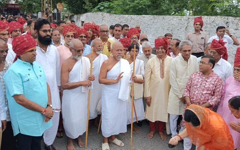 हर्षोल्लास के साथ मालदास स्ट्रीट में हुआ जैनाचार्य रत्नसेन सूरीश्वर महाराज का चातुर्मासिक प्रवेश