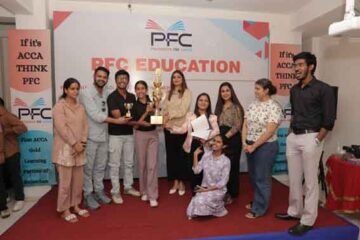 पीएफसी एजुकेशन ने आयोजित किया यंग एंटरप्रेन्योर कार्यक्रम, मेधावी छात्रों को यंग अचीवर अवॉर्ड से किया सम्मानित