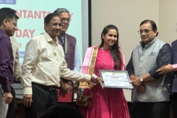 रोटरी क्लब उदयपुर ने किये 45 सीए व चिकित्सक सम्मानित