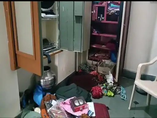 एक साथ 7 घरों में चोरी, CCTV में कैद हुए नकाबपोश चोर