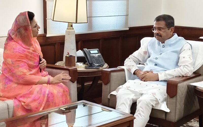 राजसमंद सांसद महिमा कुमारी मेवाड़ की माननीय केंद्रीय शिक्षा मंत्री से मुलाकात, NCERT की इतिहास पुस्तक में गलत चित्रण पर गंभीर चर्चा