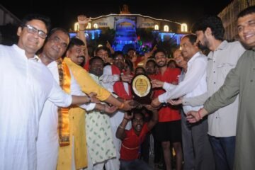 सनराइज टीम ने फोड़ी 51 हजार की मटकी
