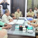 पुराने शहर में यातायात वन वे करने हेतु पुलिस अधीक्षक के साथ बैठक आयोजित