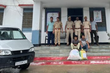 12 किलो गांजे के साथ दो युवक गिरफ्तार