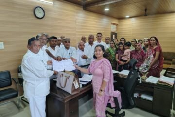 पंचाल समाज खड़क चोखला द्वारा खेरवाड़ा उपखण्ड अधिकारी को ज्ञापन
