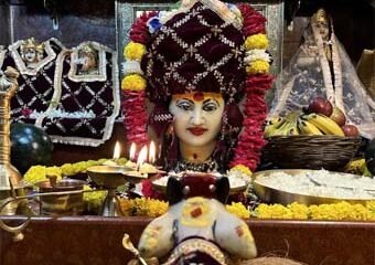 हजारों श्रद्धालुओं ने किए दर्शन , उठाया मेले का लुत्फ 