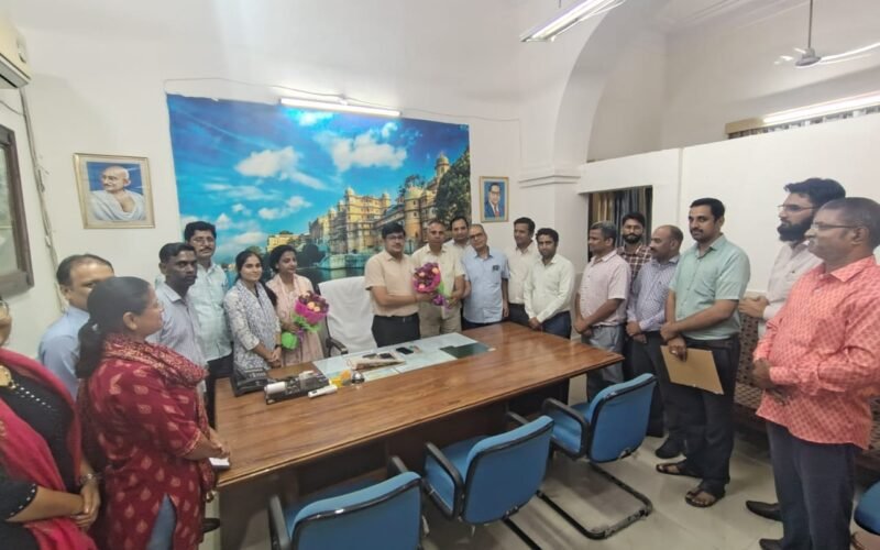 ओझा ने एडीएम सिटी के पद पर कार्यभार ग्रहण किया