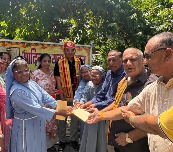 आदिनाथ युवा संस्थान ने मनाया प्रधानमंत्री का जन्मदिन