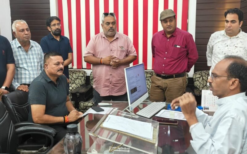 सांसद डॉ रावत ने की जनसुनवाई, होटल एसोसिएशन ने जीएसटी दरों में कमी की मांग उठाई, टॉवर हटाने का मुद्दा भी आया