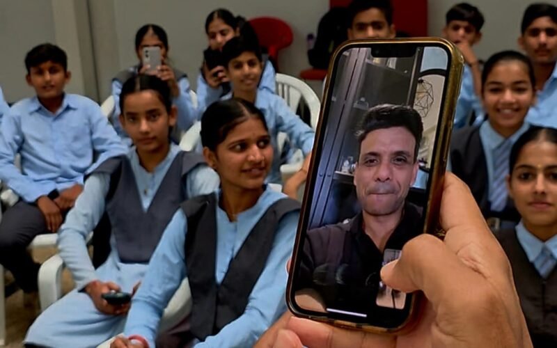 ‘लाइन्स एंड स्टोरीज ऑफ उदयपुर’ प्रदर्शनी का भव्य समापन