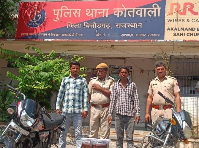 बैंक के सामने से 93 साल के बुजुर्ग को अगवा कर लूटने वाले दो लुटेरे गिरफ्तार