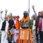 सरदार पटेल जयंती पर उदयपुर में माल्यार्पण, विधायक ने पहनाया साफा