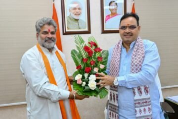 पूर्व विधायक बंशीलाल खटीक ने की मुख्यमंत्री से शिष्टाचार भेंट