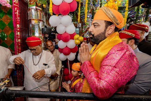 डॉ. लक्ष्यराज सिंह मेवाड़ और हरितराज सिंह मेवाड़ ने महालक्ष्मी की पूजा-अर्चना कर मेवाड़ में सुख-समृद्धि की कामना की