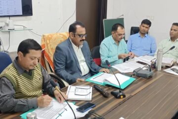राजसमंद : फ्लेगशीप योजनाओं एवं राष्ट्रीय कार्यक्रमो की प्रतिदिन समीक्षा करें चिकित्सा अधिकारी – जिला कलक्टर
