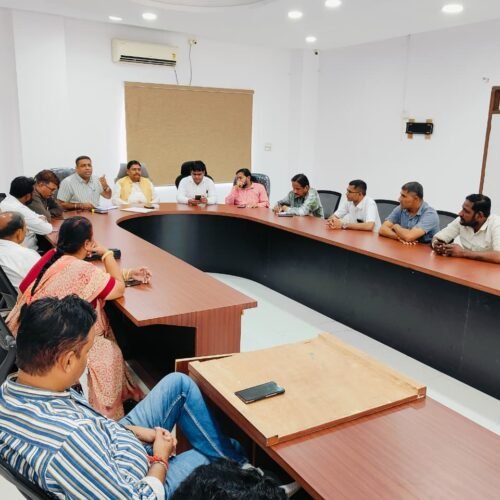 डूंगरपुर शहर में विशेष गहन पुनरीक्षण कार्यक्रम को लेकर सभी राजनीतिक दलों के पार्षदों के साथ बैठक आयोजित
