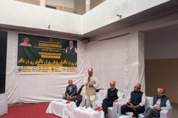 किसान छोटी राहत से भी करिश्मा कर सकता है – डॉ. रावत