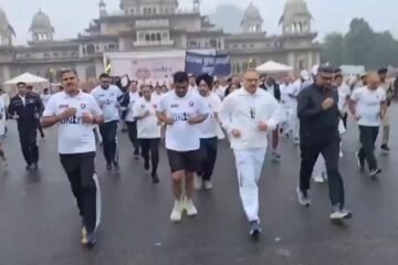 डीजीपी राजीव शर्मा खुद दौड़े पुलिसकर्मियों के साथ — जयपुर में गूंजा एकता का संदेश