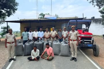 ऑपरेशन चक्रव्यूह: सोयाबीन के भूसे की आड़ में मादक पदार्थ की तस्करी पकड़ी