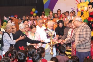 नारायण चिल्ड्रन एकेडमी के विद्यार्थियों ने दिव्यांग बच्चों के संग मुस्कुराकर मनाया बाल दिवस