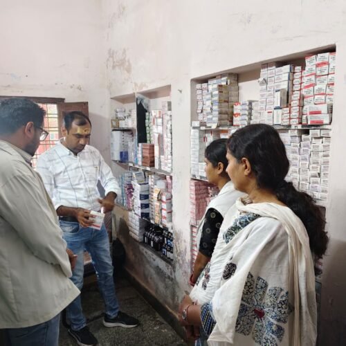 भीलवाड़ा : सीएमएचओ डॉ. रामकेश गुर्जर ने संज्ञान लेकर किया चिकित्सा संस्थानों का निरीक्षण, सुधार हेतु आवश्यक कार्यवाही के दिए निर्देश