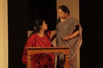 आधे अधूरे नाटक ने दिया साथ रहने का संदेश