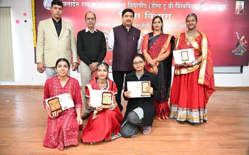 रंगारंग प्रस्तुतियों के साथ हुआ वार्षिकोत्सव शाश्वत 2025 का आगाज