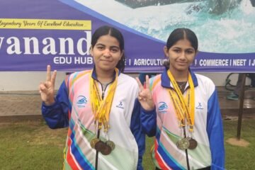 उदयपुर की संध्या एवं यश्वी राष्ट्रीय तैराकी प्रतियोगिता हेतु दिल्ली रवाना